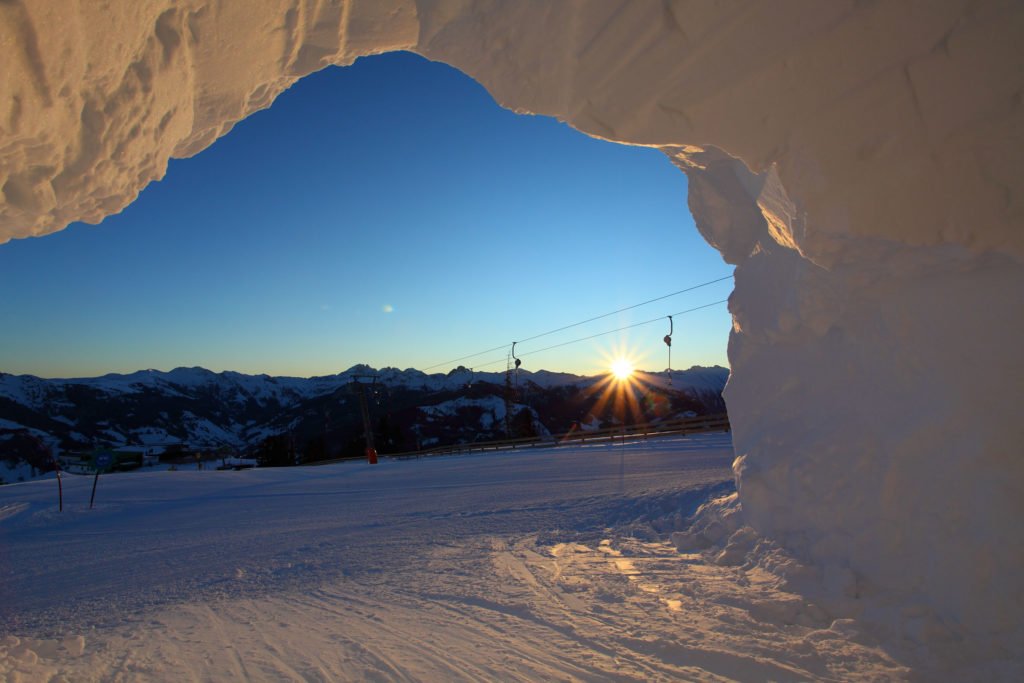 ferienhaus-grabenhaeusl-sonnenaufgang-grossarltal-schneetunnel